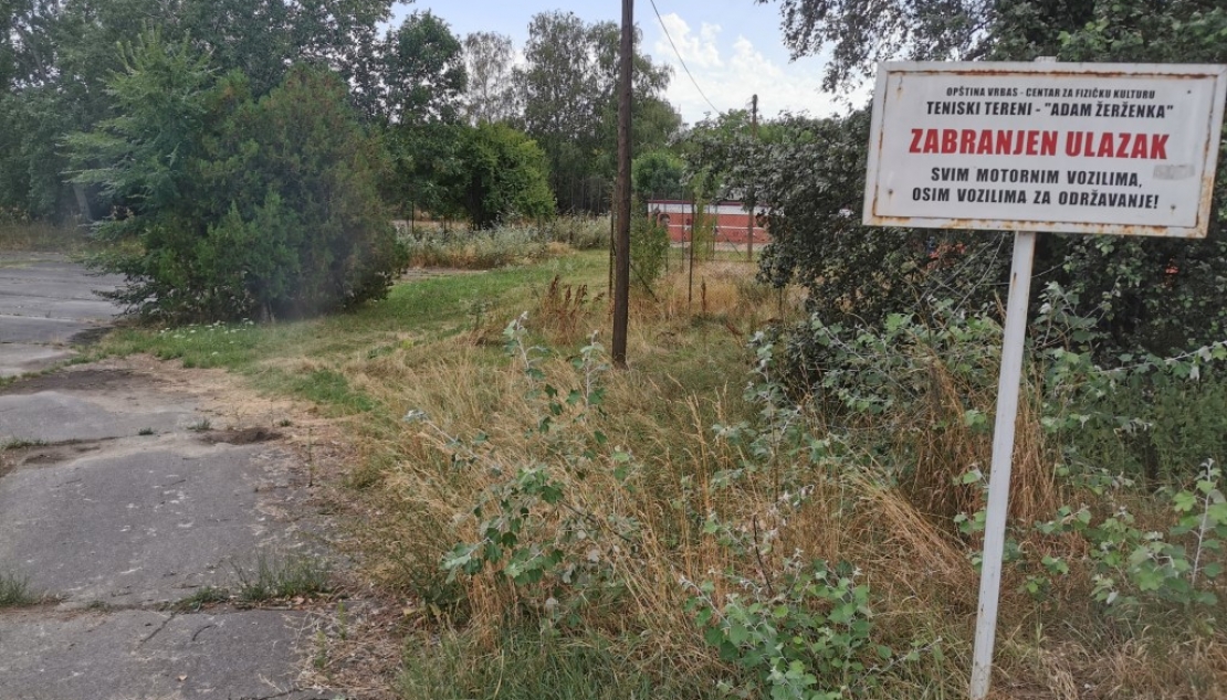 ЗАПУШТЕНО И РУЖНО ЈОШ УВЕК ЗАПИЊЕ ЗА ОКО!