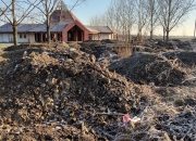 НА ГРОБЉЕ САМО У ЧИЗМАМА ИЛИ НА ТОЧКОВИМА!